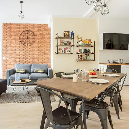 Appartement Lumineux Et Spacieux - 8p